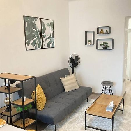 Byt Ve Vrsovicich K Pronajmuti - Cozy Apartment Vrsovice Praga Exterior foto